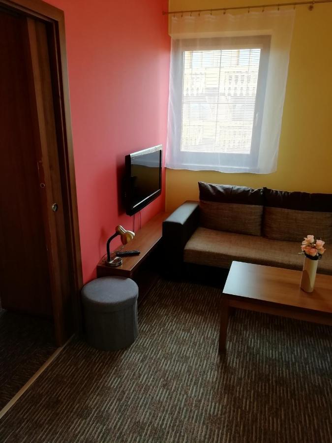 Apartman Fiona ヴェルカー・ロムニツァ エクステリア 写真